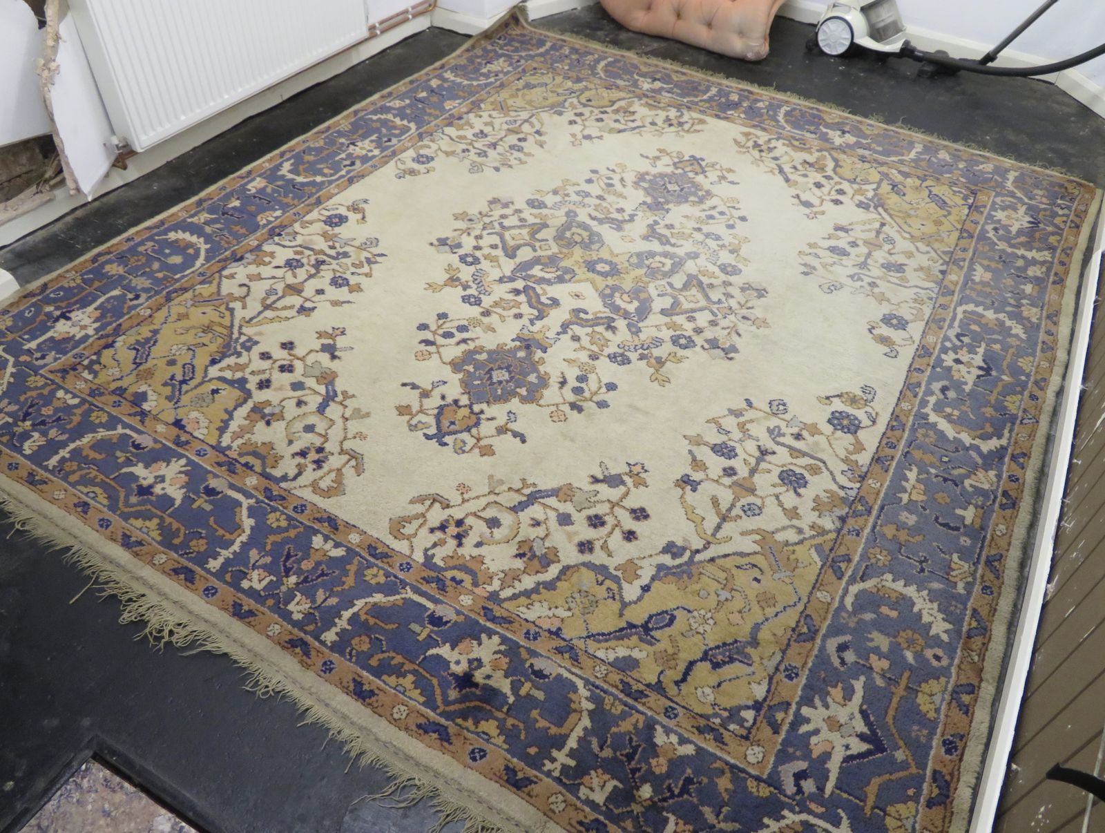 Antique Ivory Ground Ushak Oushak Carpet With Medallion. 312cm X 276cm. photo for sale