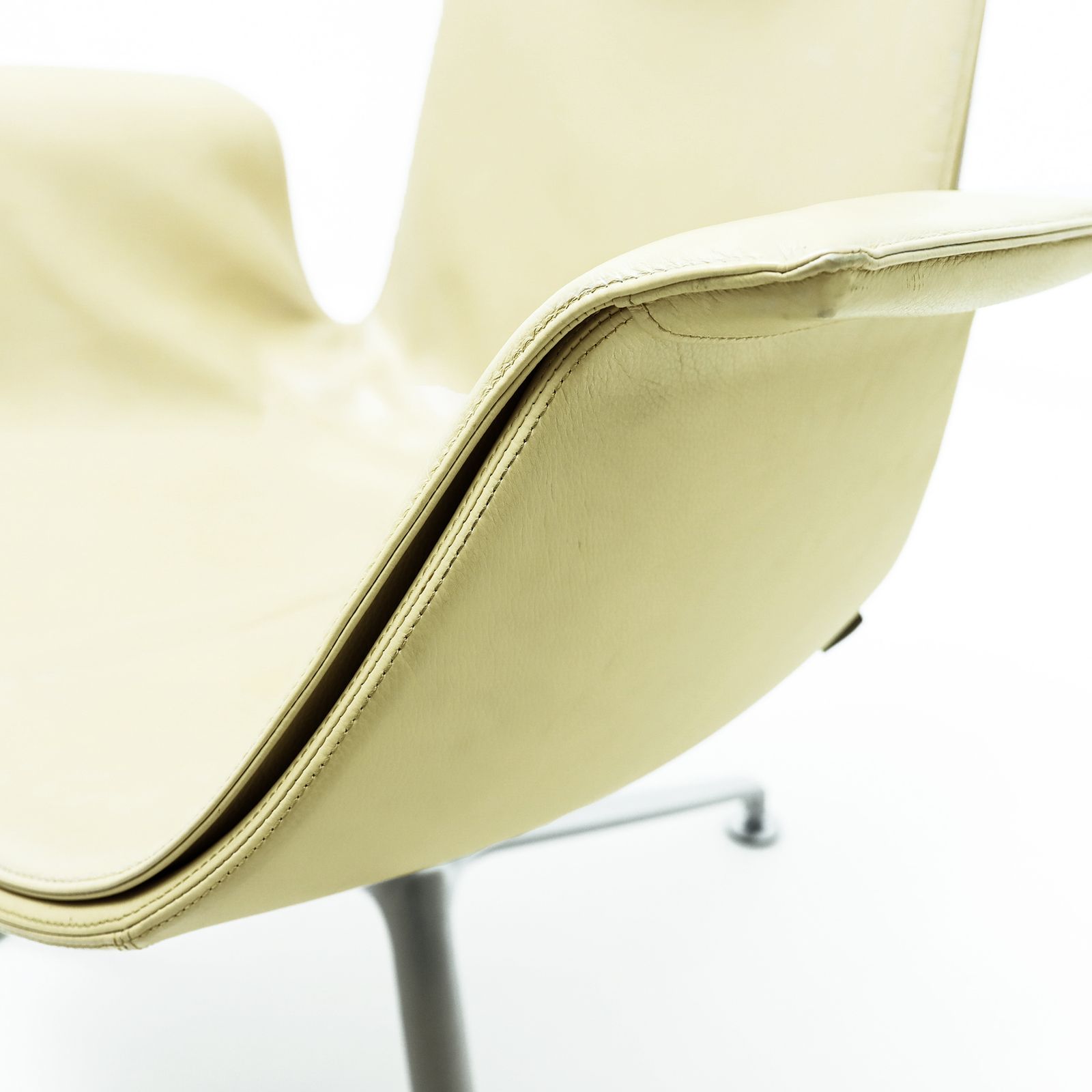 photo furniture Danish Mid Century Preben Fabricius And Jorgen Kastlhom Fk Lounge Chairs, Model Fk 6727 3g, For Walter Knoll