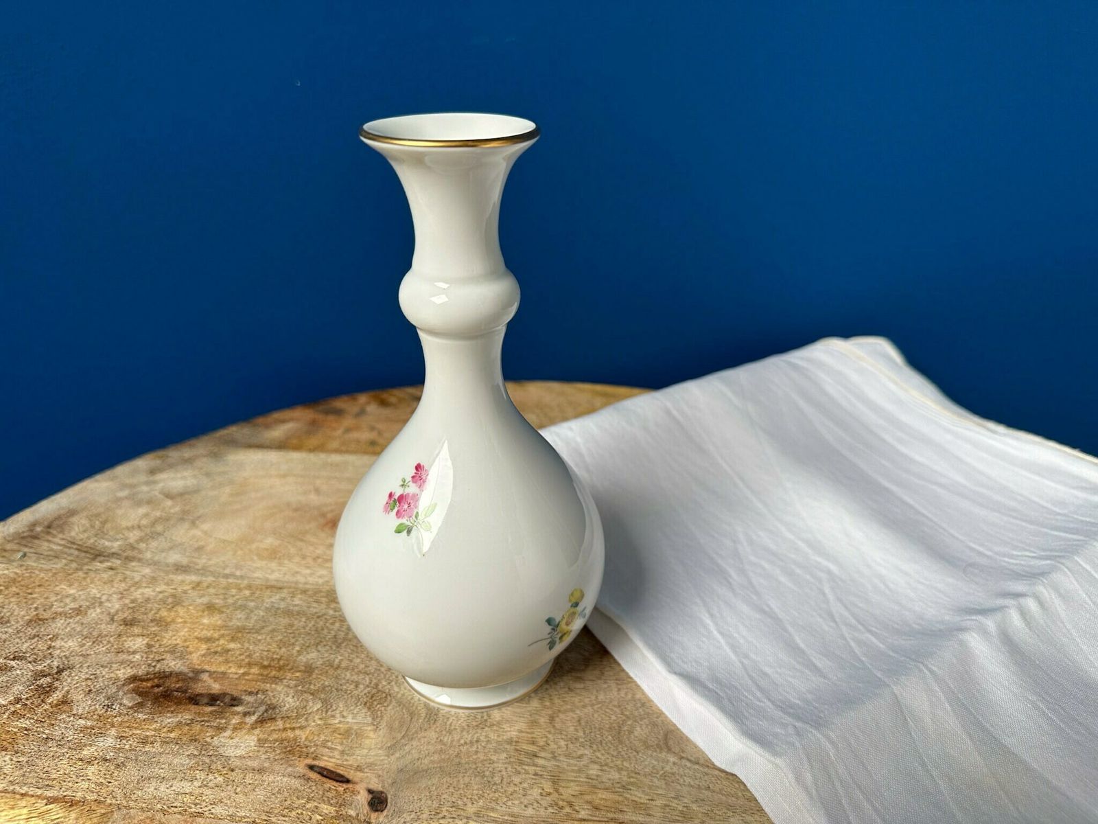 Antique Meissen Vase, Hand Painted Porcelain Vase With Floral Motif, Meissen Porcelain, Lovely Gift photo vinterior