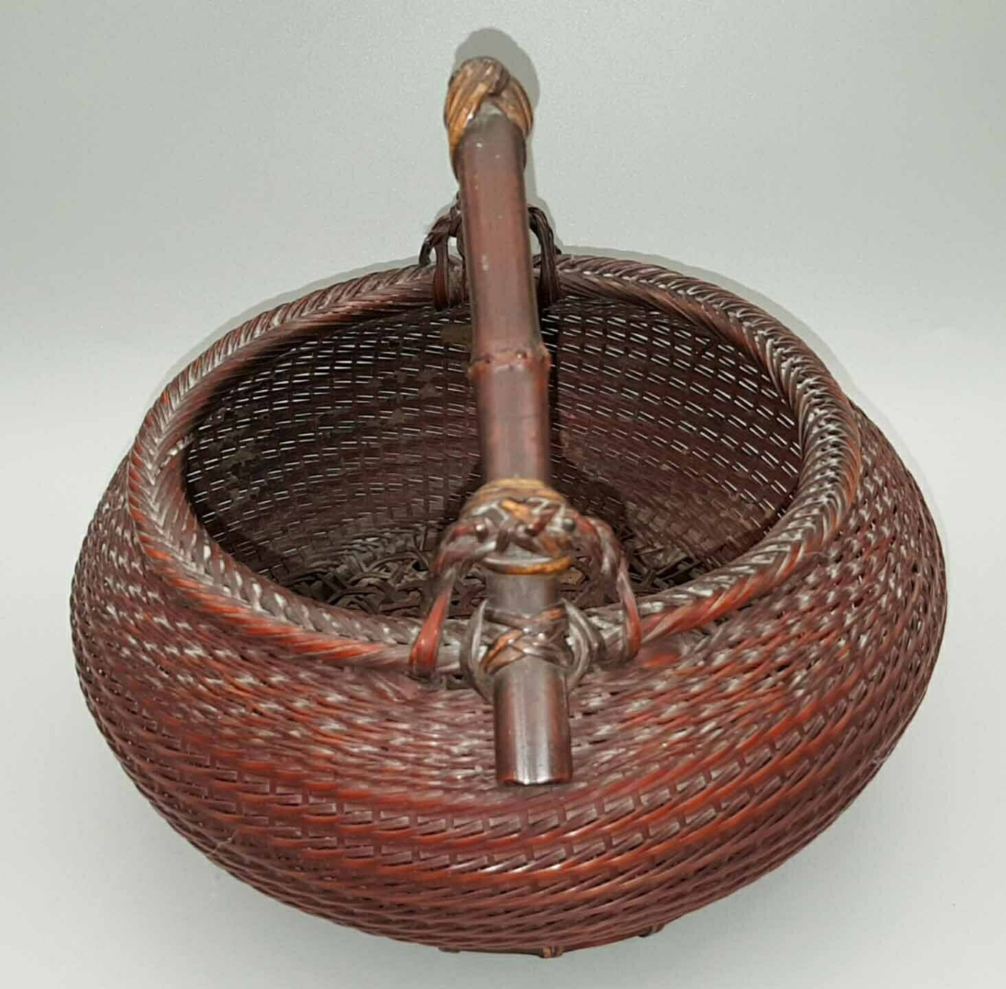 Charming Japanese Showa Bamboo Tea Ceremony Charcoal Basket (Hakosumitori), Signed Shokusai photo for sale