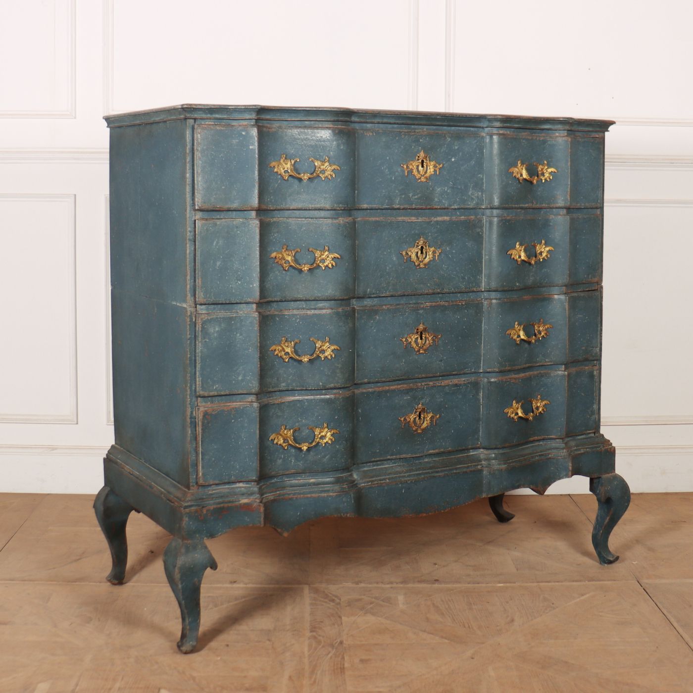 photo furniture 18th Century Danish Chest Of Drawers