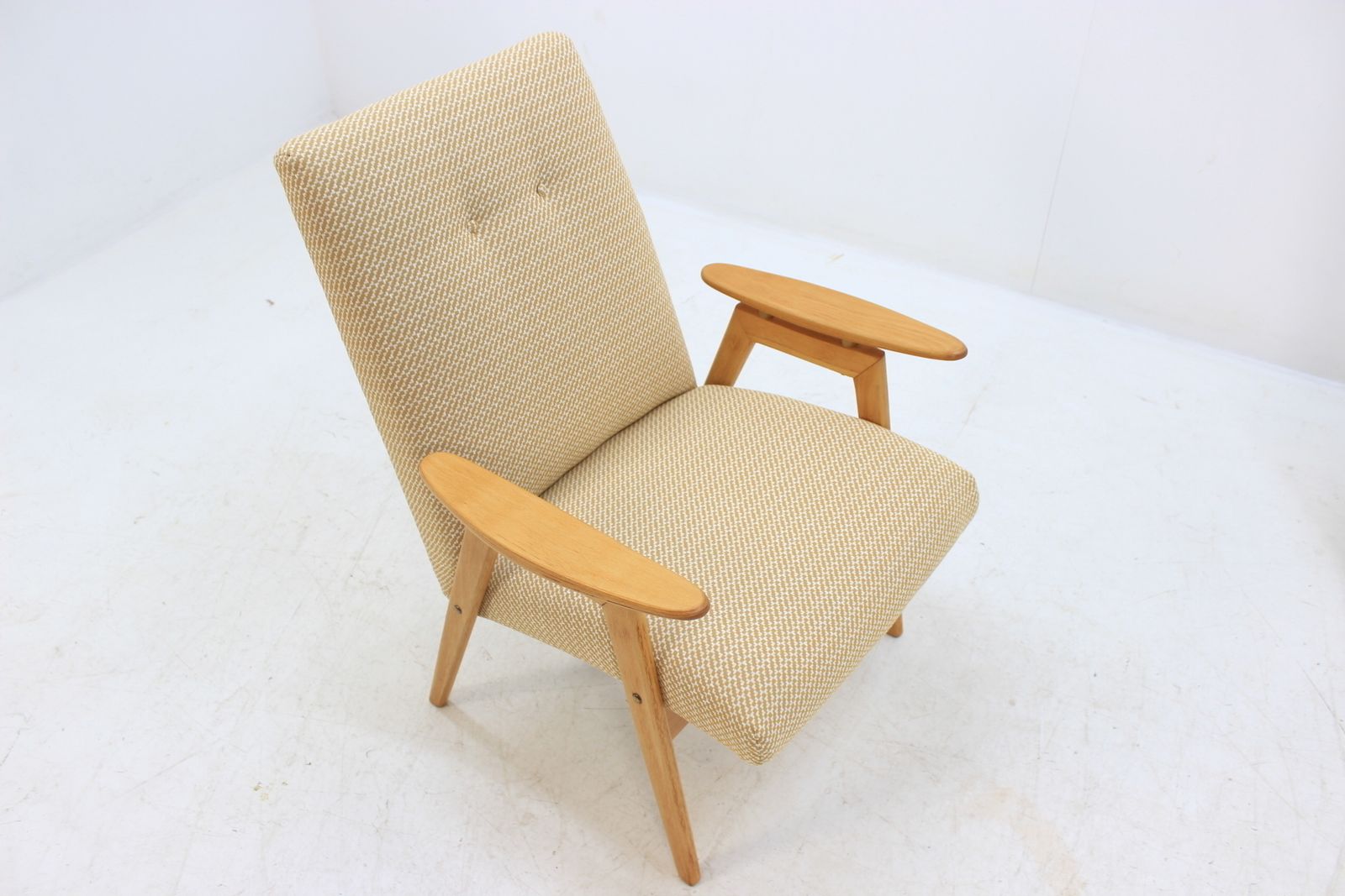 photo furniture Set Of Two Lounge Chair By Jaroslav šmídek For Jitona, 1960´S.