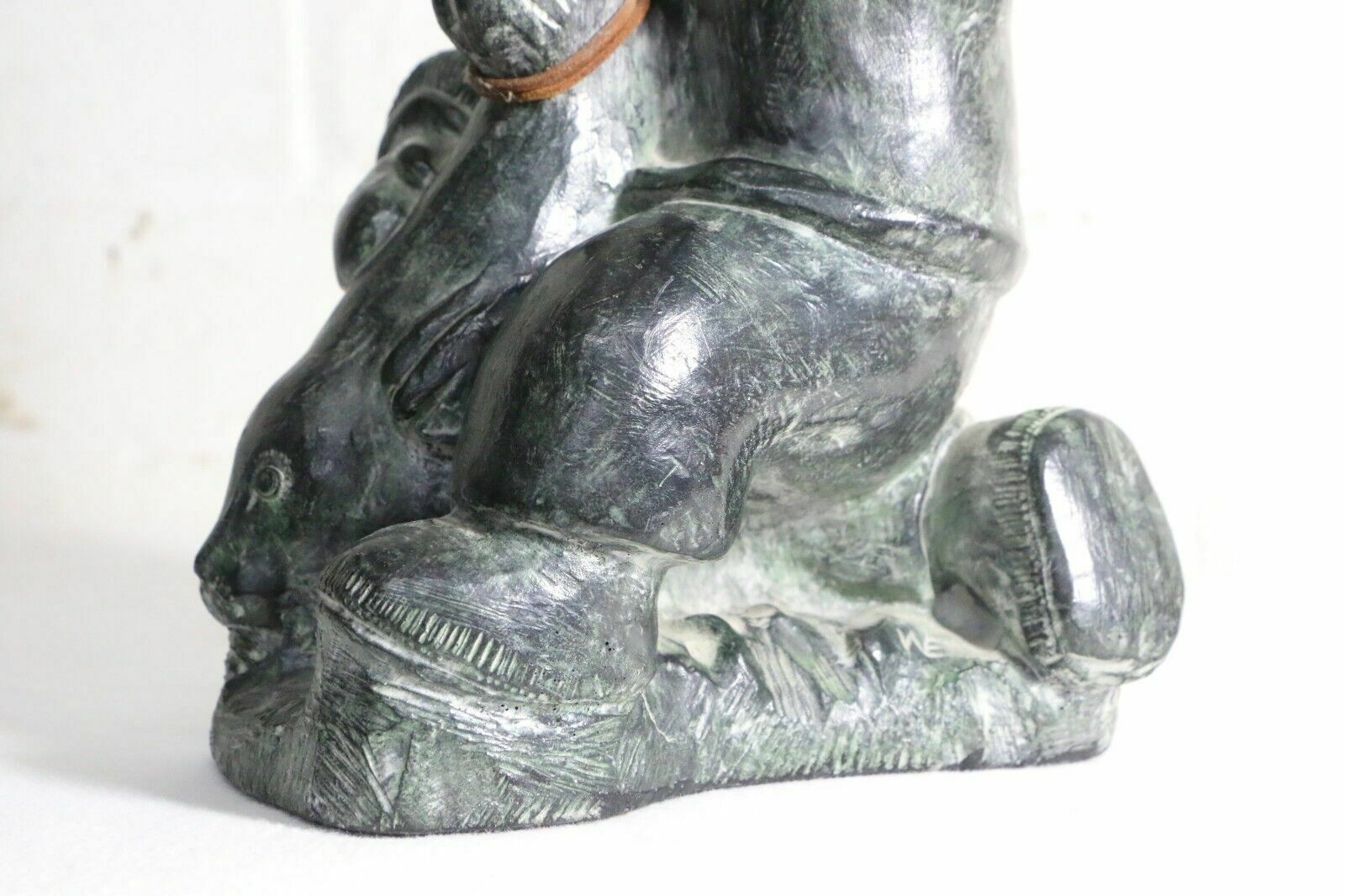 Genuine Eskimo Inuit Wolf Original Folk Art Sculpture Stone Carving Seal Hunter photo vintage