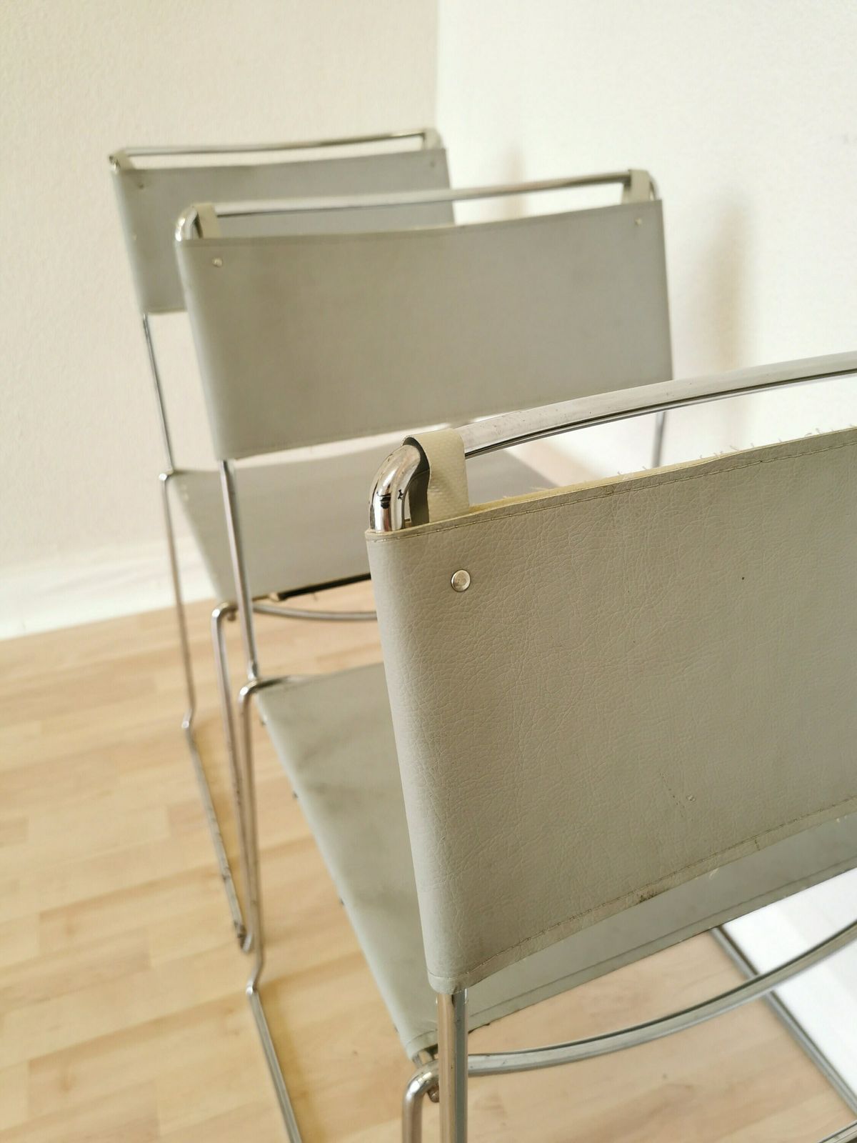 Set Of 4 Vintage Dine Chairs / Chrome And Light Gray Leather Dining Chairs / Italy, 1980s / Dining Room / Mid Century Modern Italian Office photo buy