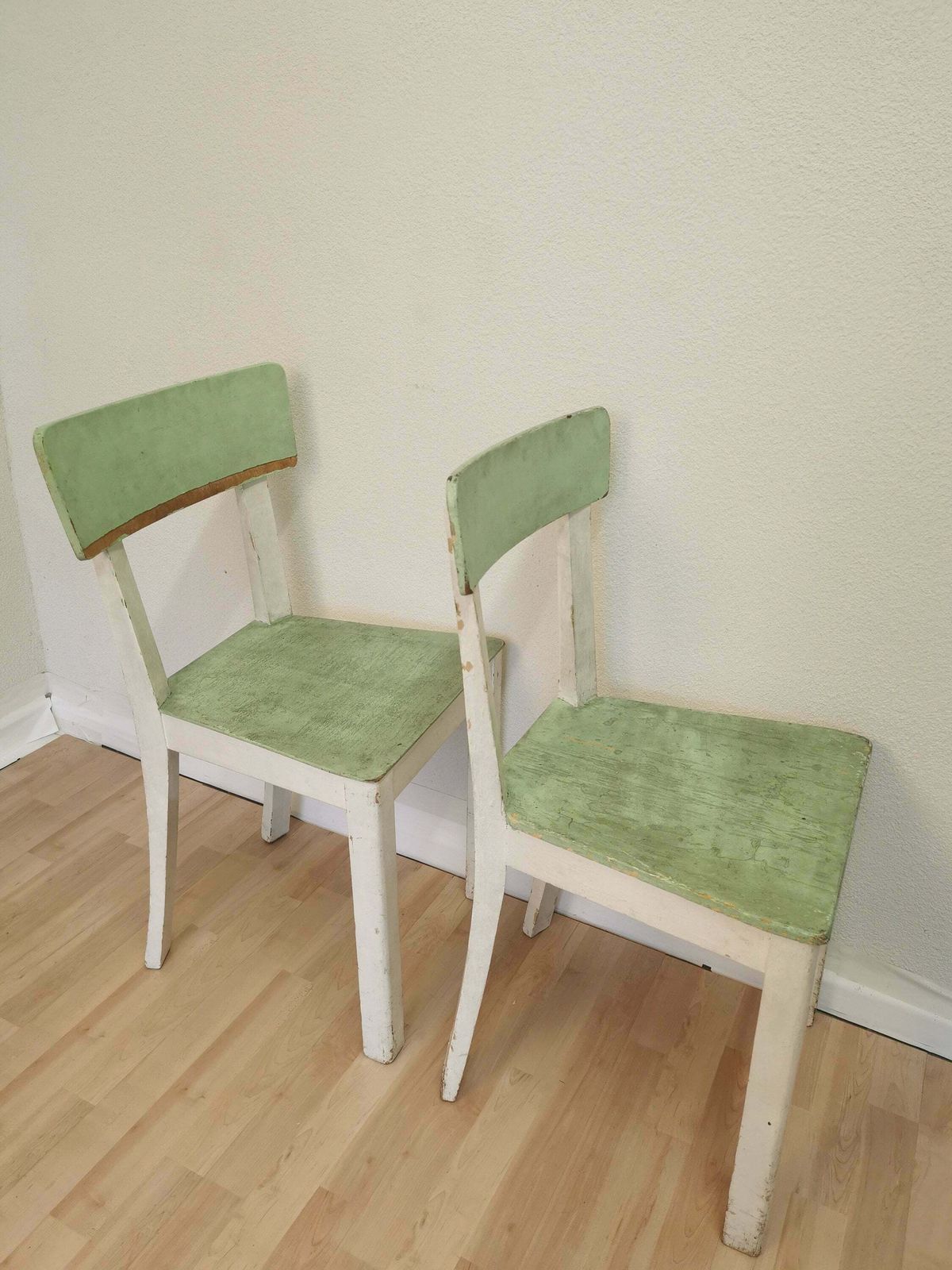 Set Of 2 Vintage Wooden Dine Chairs In White And Green / 1970s Farmhouse Country Cottage Dining Chairs With Original Patina / Cozy Interior / photo 300.0