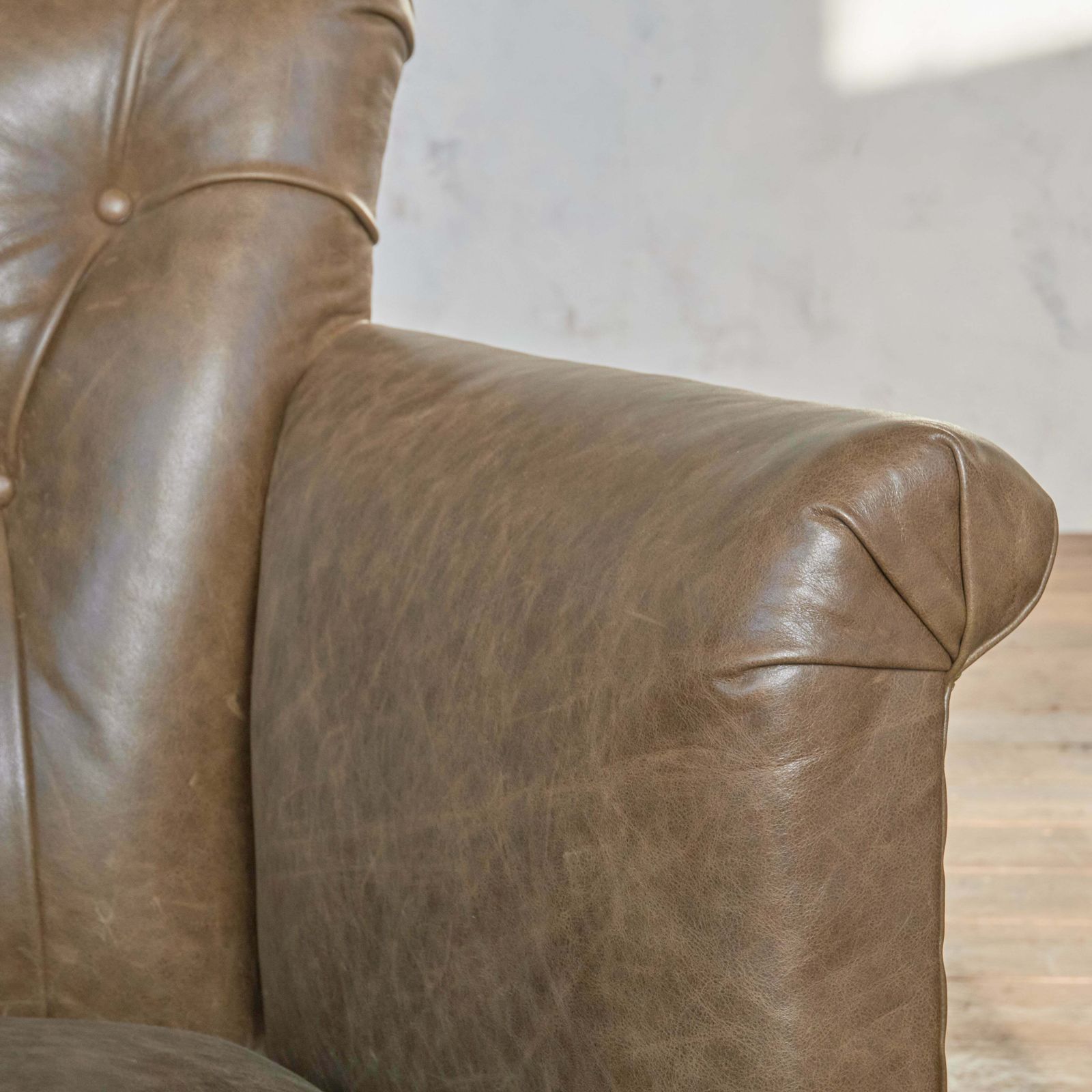 photo furniture Howard And Sons Woodstock Armchair   Green Leather