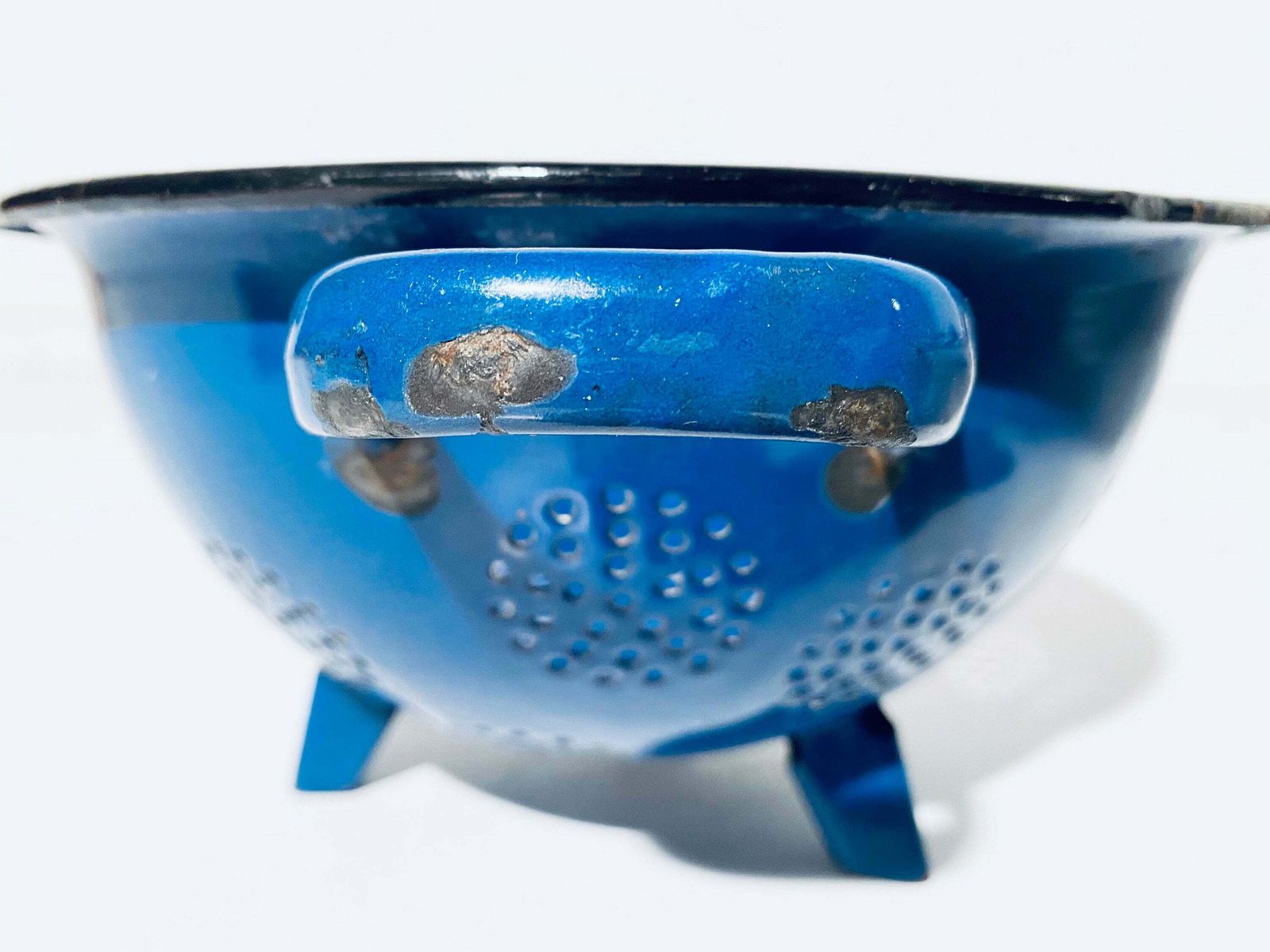 Blue Enamel Kitchen Sieve / Kitchen Colander / 1920s Vintage Decor photo 59.0