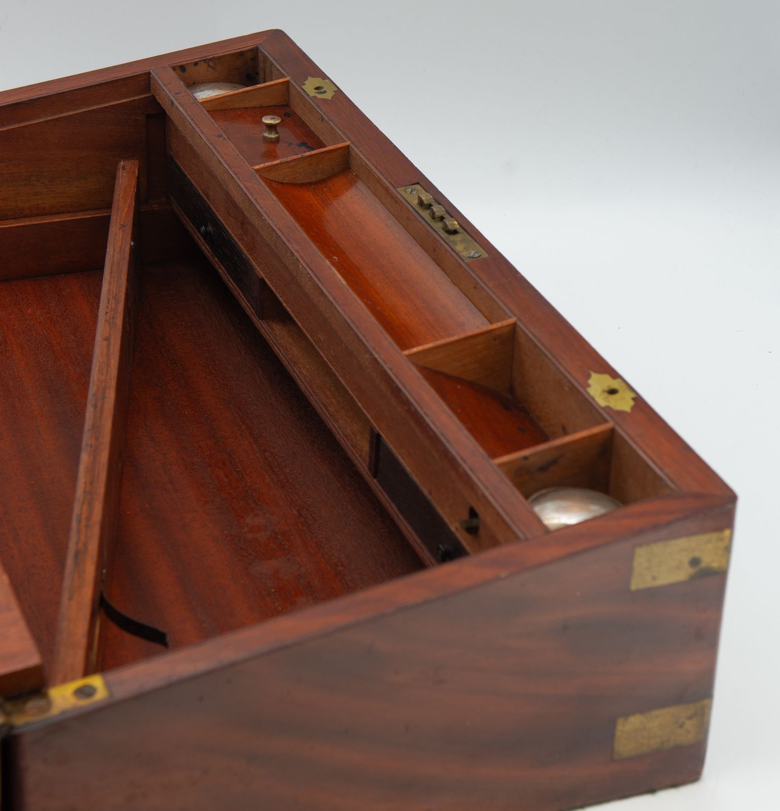 photo furniture 19th Century Large Flame Mahogany Brass Bound Writing Slope