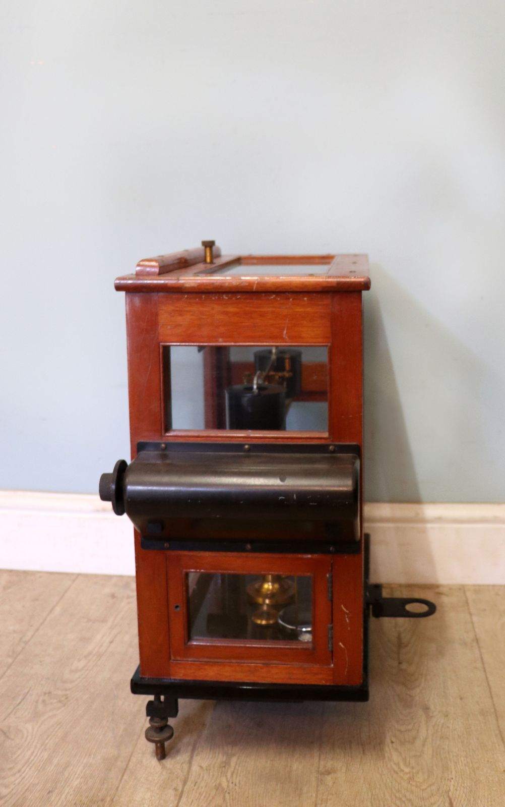 A Set Of Chemist’s Precision Beam Scales, Later Sign Written For The Worshipful Company Of Scientific Instrument Makers. photo 595.0
