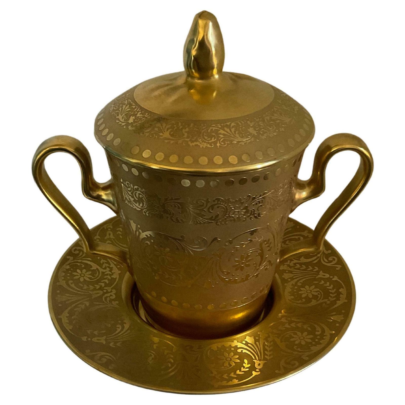 Limoges Porcelain   Container With 2 Handles, Lid And Plate , Gold Glaze photo vinterior
