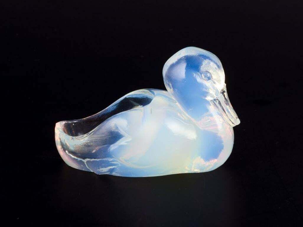 Sabino, France. Two Ducks In Art Deco Opaline Art Glass With A Bluish Tint. photo Art