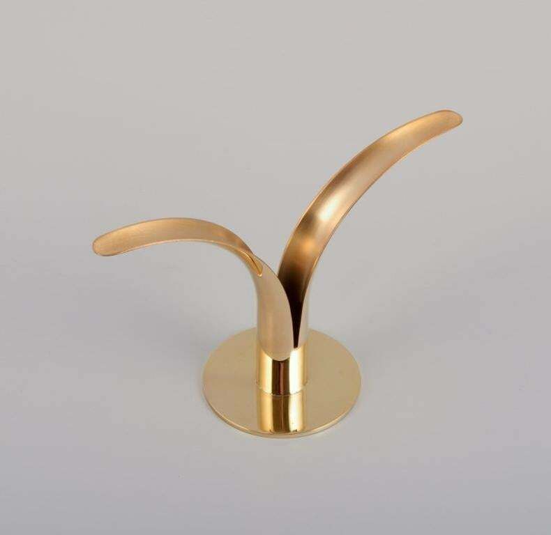 Skultuna "Liljan" Candle Holder In Brass. Swedish Modern Design. 21th C photo furniture