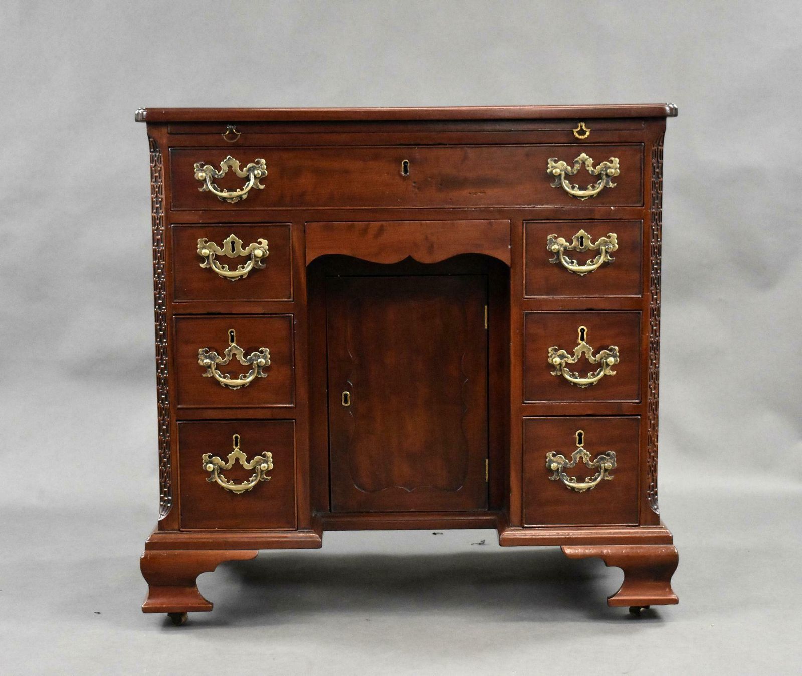 18th Century George III Mahogany Kneehole Desk photo Furniture