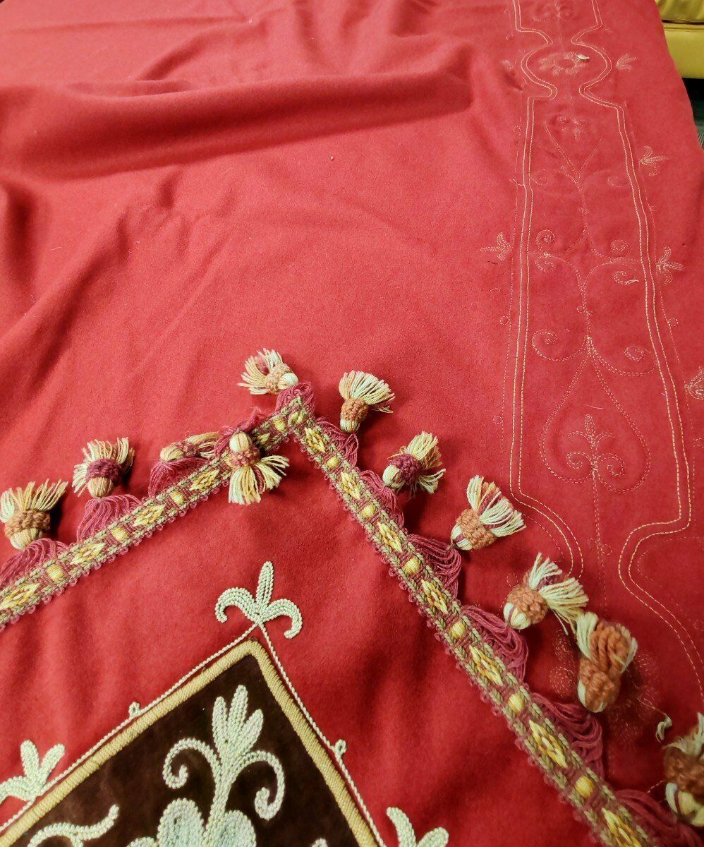 Dessus de lit ou plateau de table Napoléon III photo Textiles