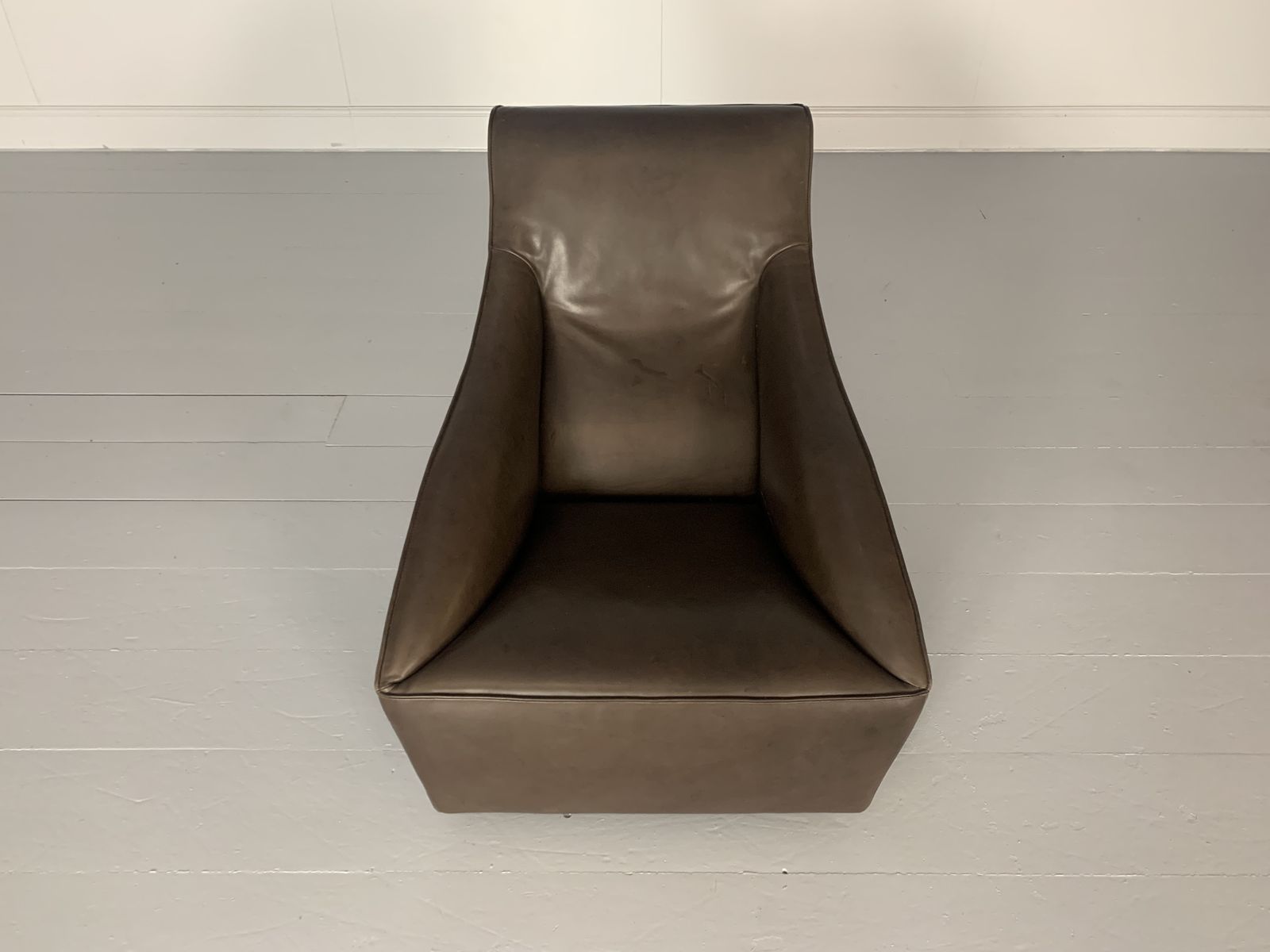 Molteni & C “Doda” Armchair – In Pale Walnut Brown Leather photo vinterior