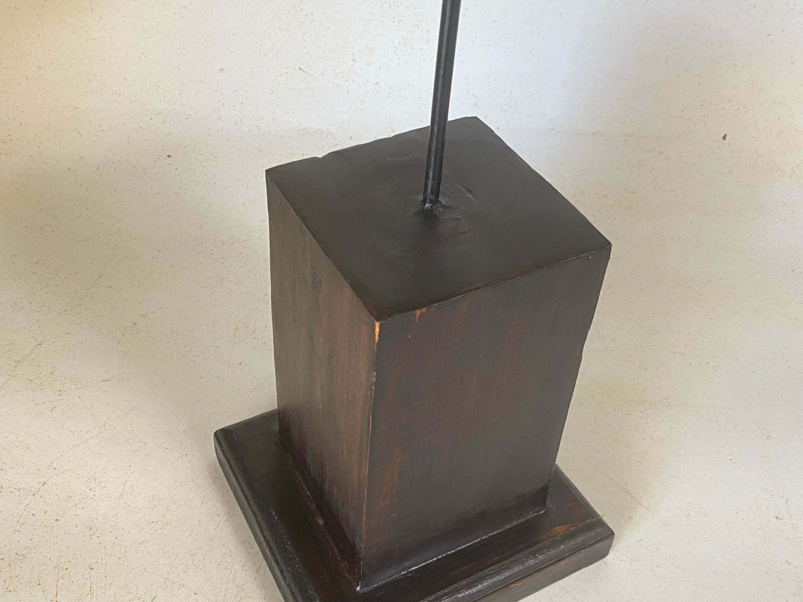 Large Abstract Wood Modern Sculpture Brown Color photo vinterior
