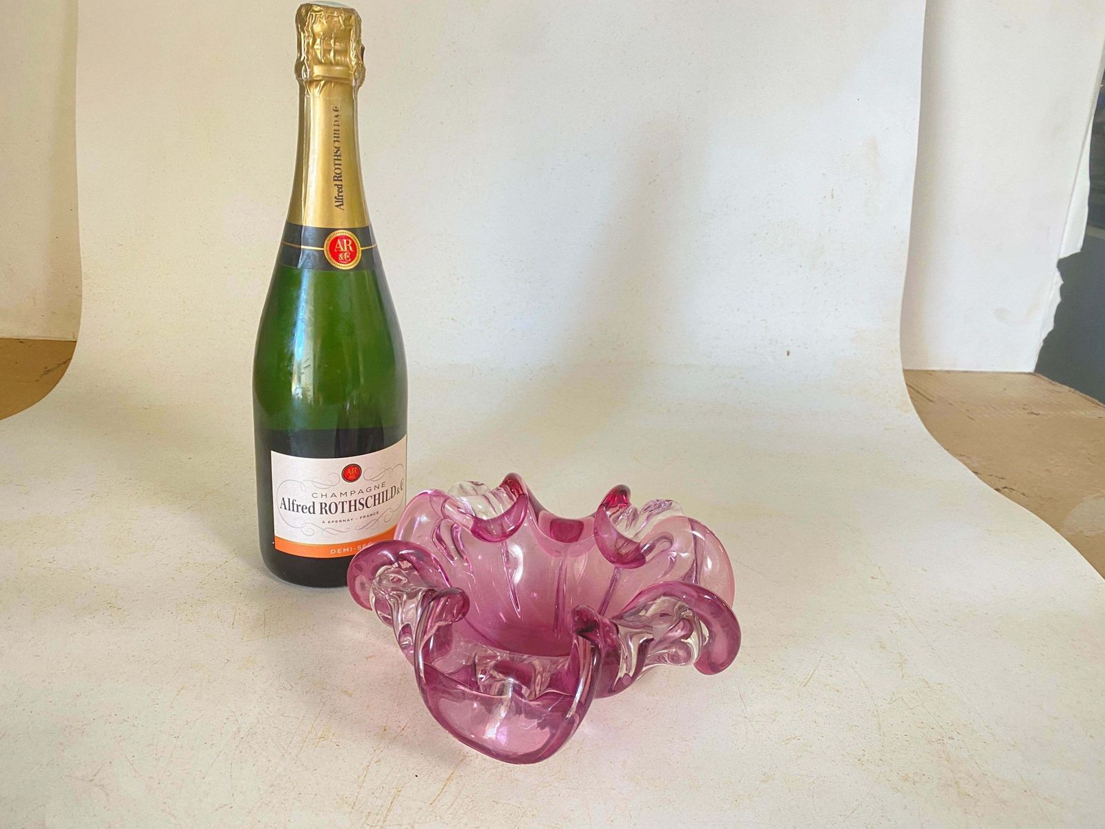 Vide Poche Or Ashtray In Art Glass Venice Pink Color Italy Murano 1970 photo vinterior