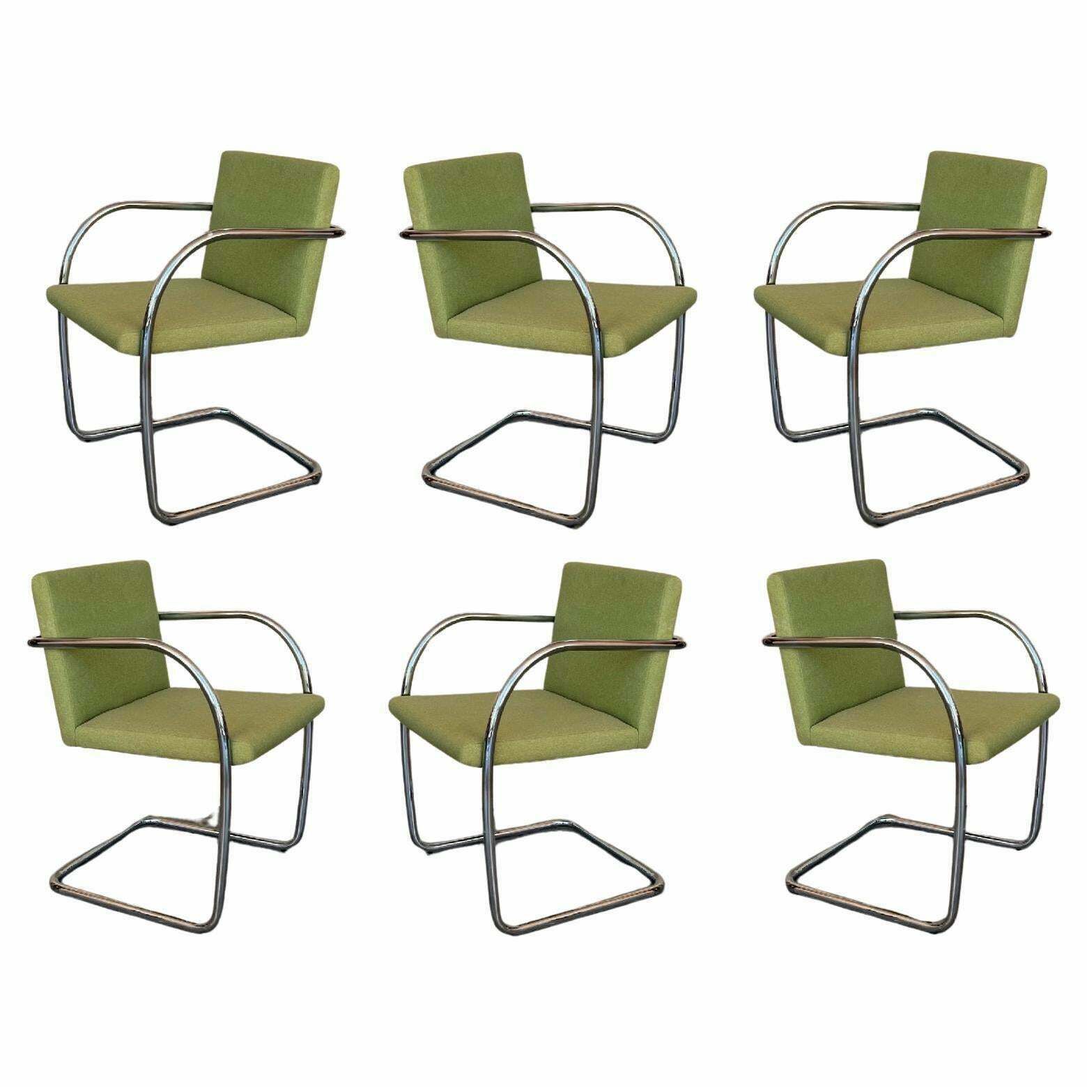 Ensemble de six chaises Brno tubulaires Knoll, par Mies van der Rohe