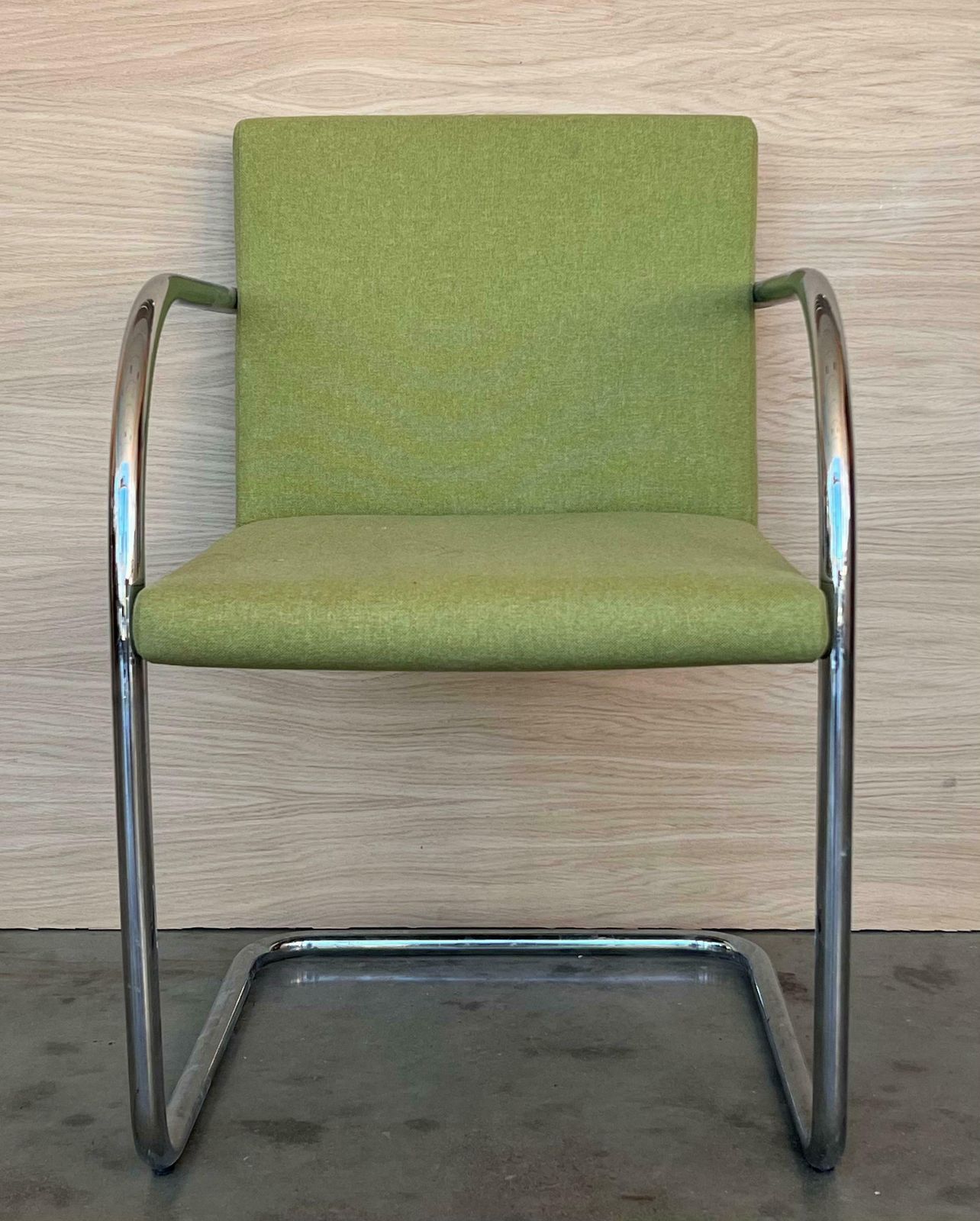 Ensemble de six chaises Brno tubulaires Knoll, par Mies van der Rohe photo furniture