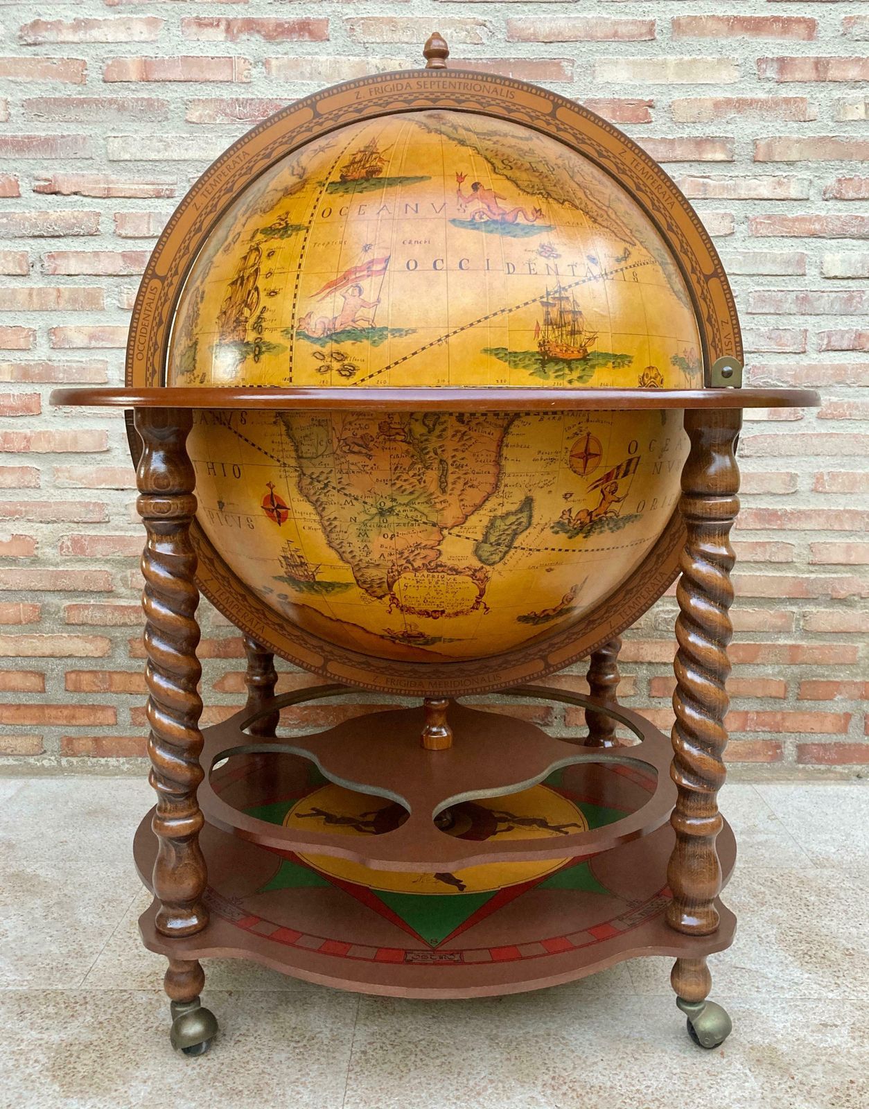 Globe bar vintage italien, années 1960 photo furniture