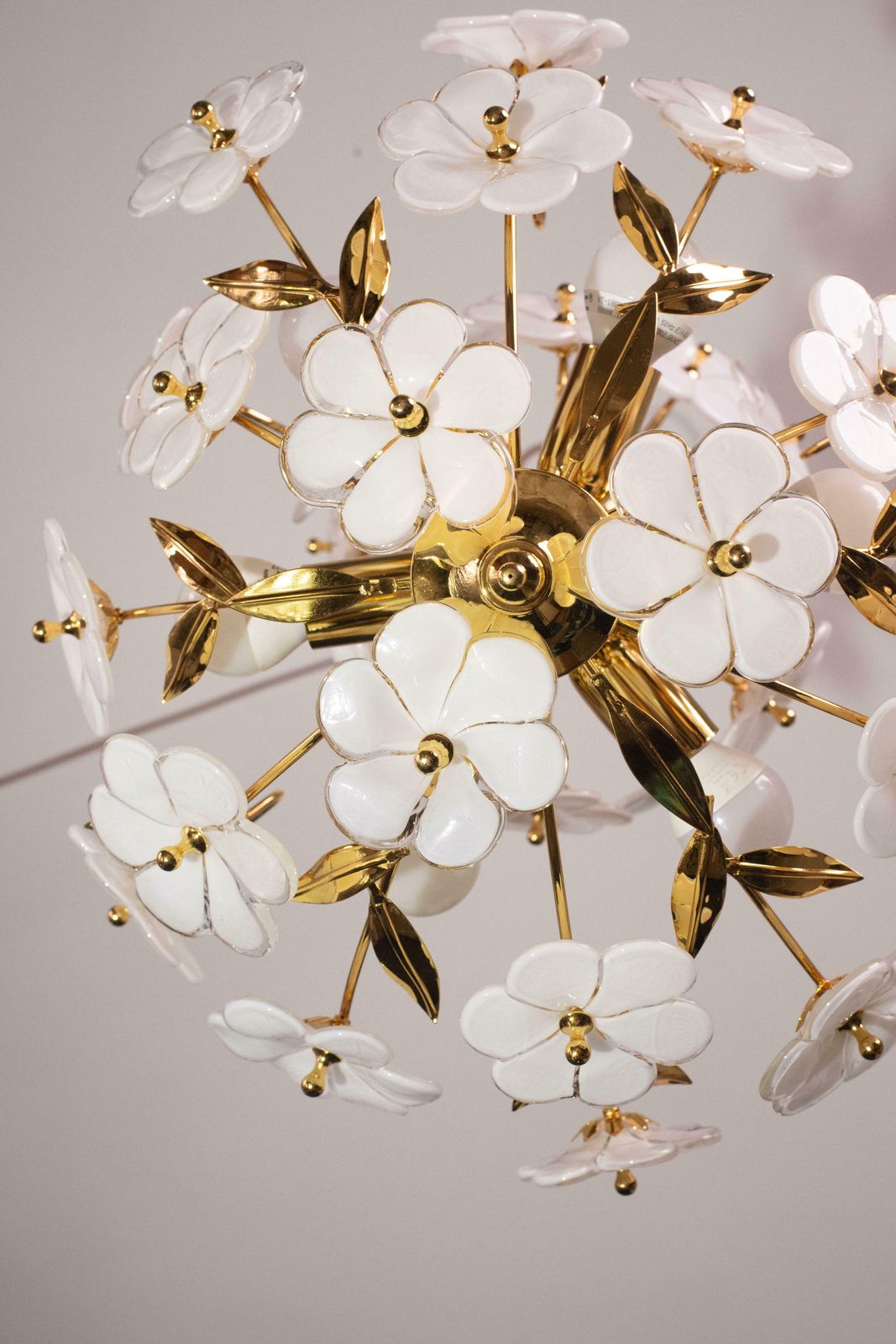 Spectacular Murano Chandelier Full Of White Flowers, New Bath Gold, 1980s photo Lighting