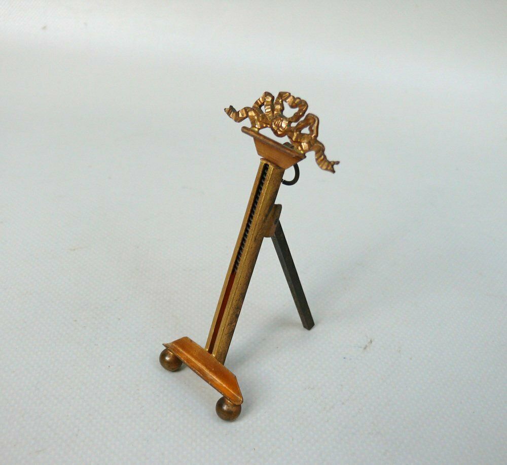 photo furniture Small Art Nouveau Picture Frame In Brass & Glass Pane