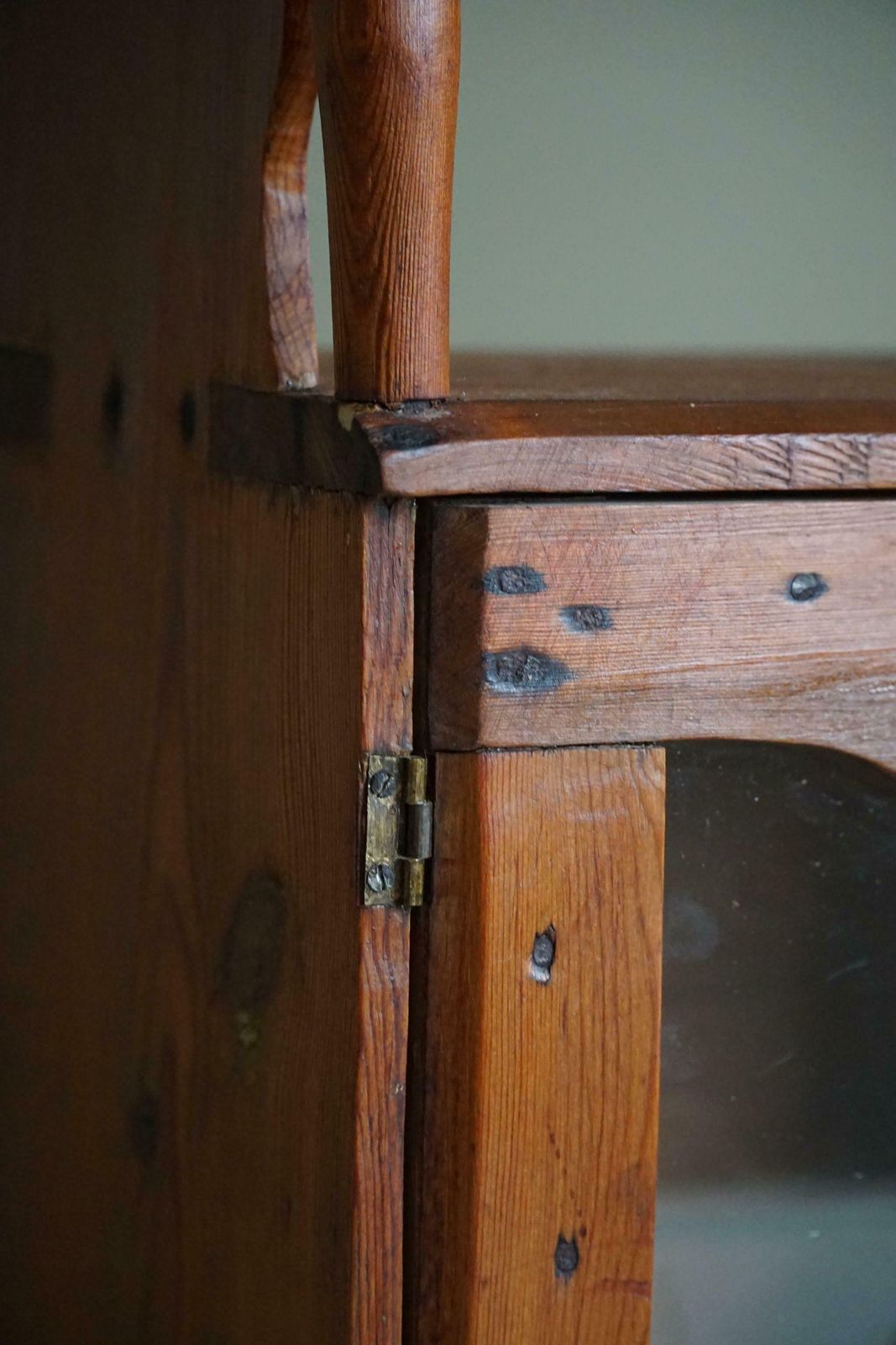 photo furniture Primitive Wall Shelf In Pine, By A Swedish Carpenter, Late 19th Century