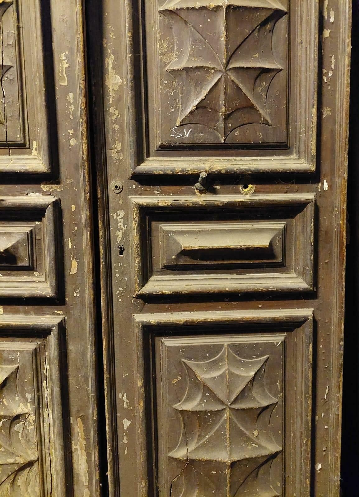 Double Entrance Door In Larch Carved And Lacquered From Turin (Italy) photo vintage