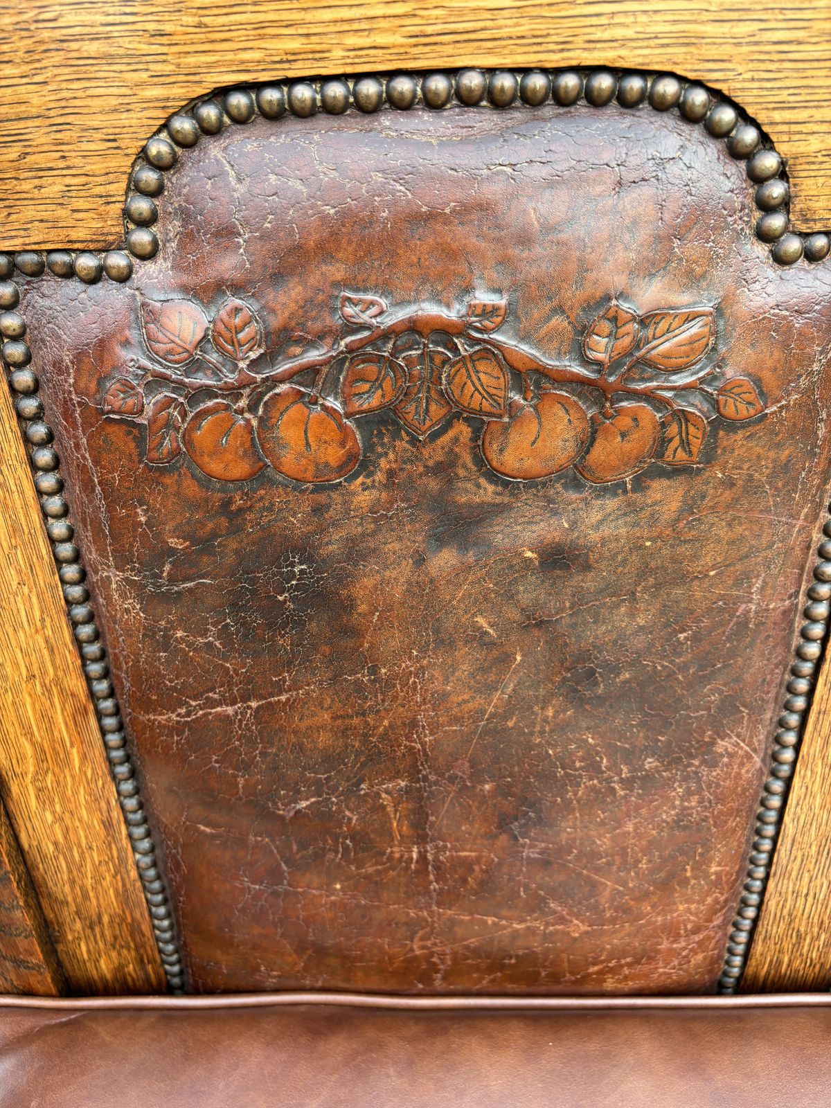 Arts & Crafts Oak And Leather Settle photo furniture