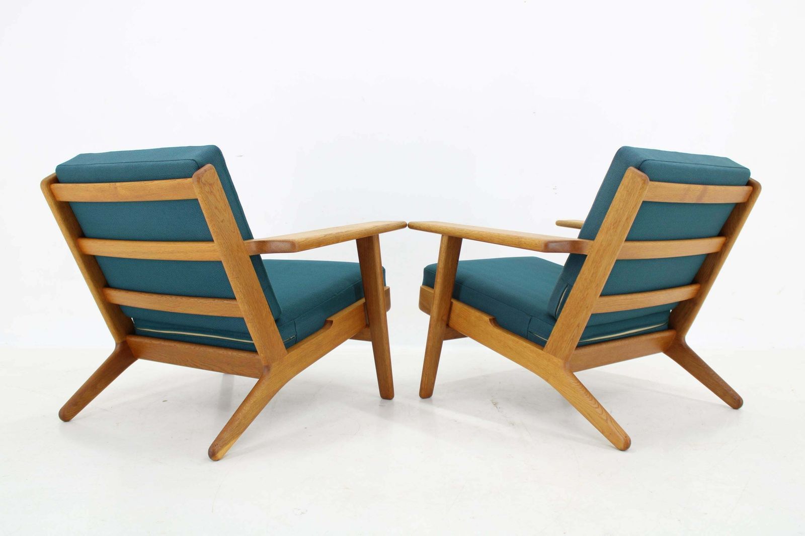 1960s Hans J. Wegner Pair Of Ge 290 Armchairs In Oak For Getama, Denmark photo vintage