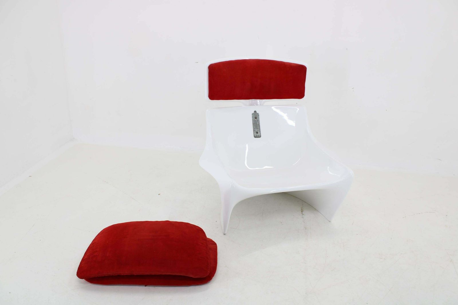3634.0 1960s Steen Ostergaard 'President' Fiberglass Lounge Chair For Cado, Denmark photo