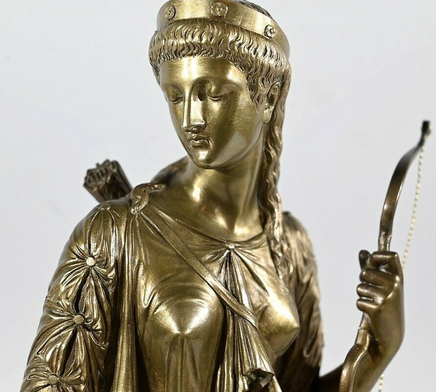 Bronze “Diane The Huntress”, Signed Peiffer – 2nd Part 19th Century photo vinterior
