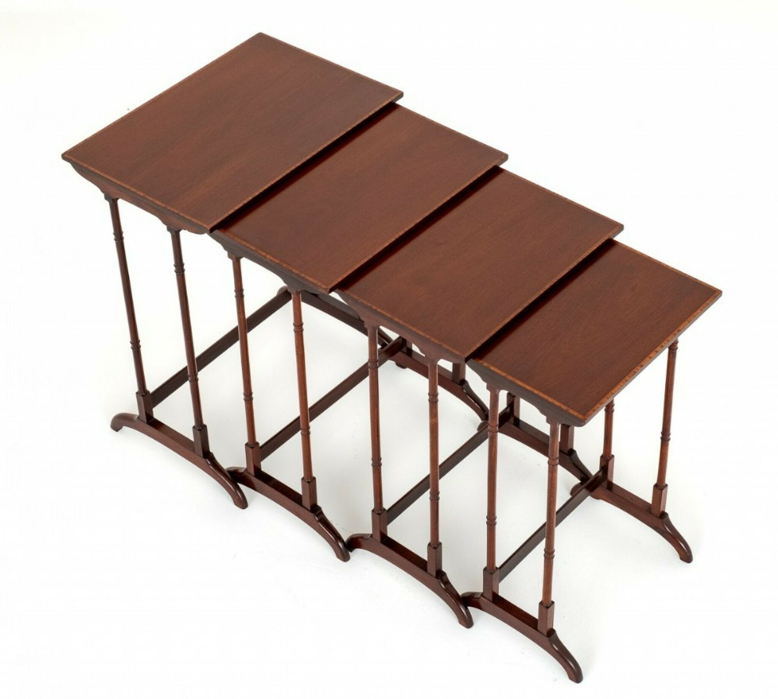 Sheraton Nest Of Tables 4 Sides Mahogany Quartetto photo 1250.0