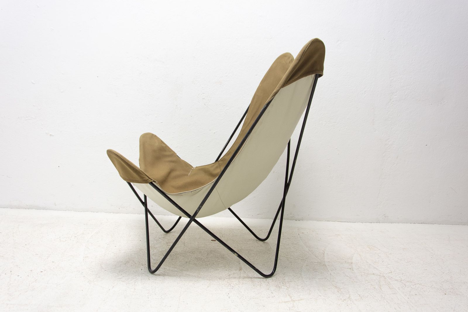 photo for sale Sculptural Butterfly Chair, 1960s