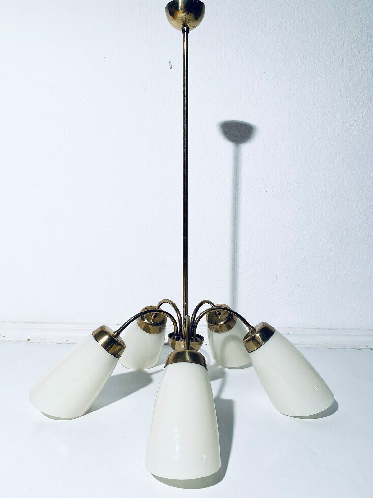 Mid Century Gold Chandelier Ceiling Lamp With Five Lamps / Rockabilly Interior 1950s photo vinterior