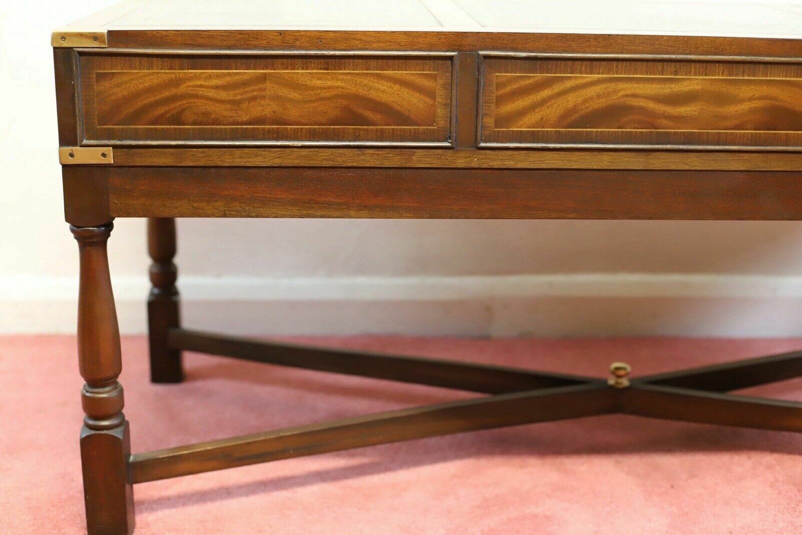 photo vinterior Stunning Vintage Mahogany And Brass Military Campaign Coffee Table