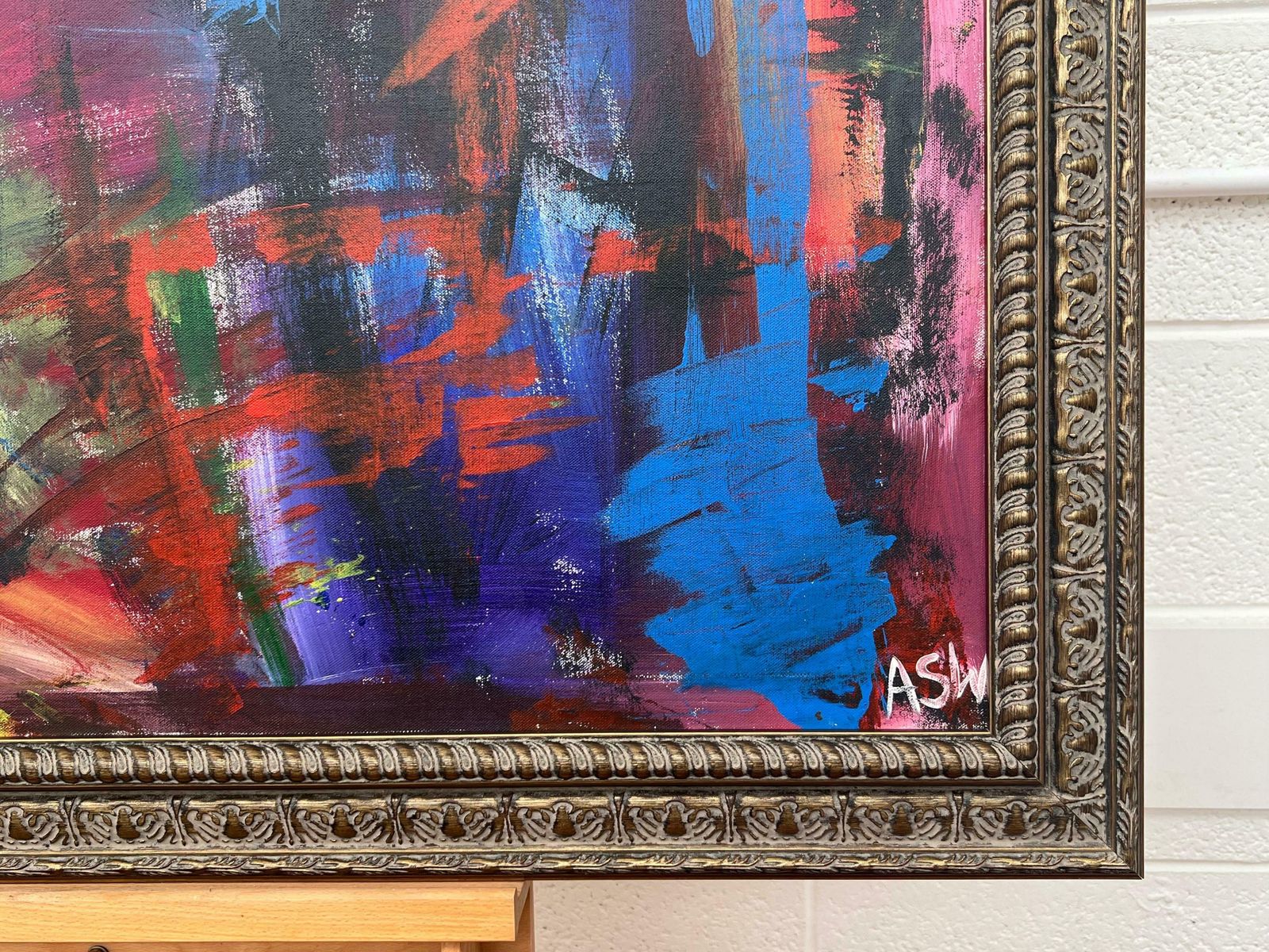 photo vinterior Angela Wakefield Blue Red & Green Abstract Expressionist Painting By British Contemporary Artist