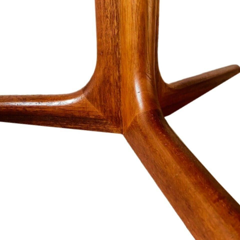 photo furniture Deense Design Salontafel Rond Teak Bernhard Pedersen 1950s 60s Mid Century
