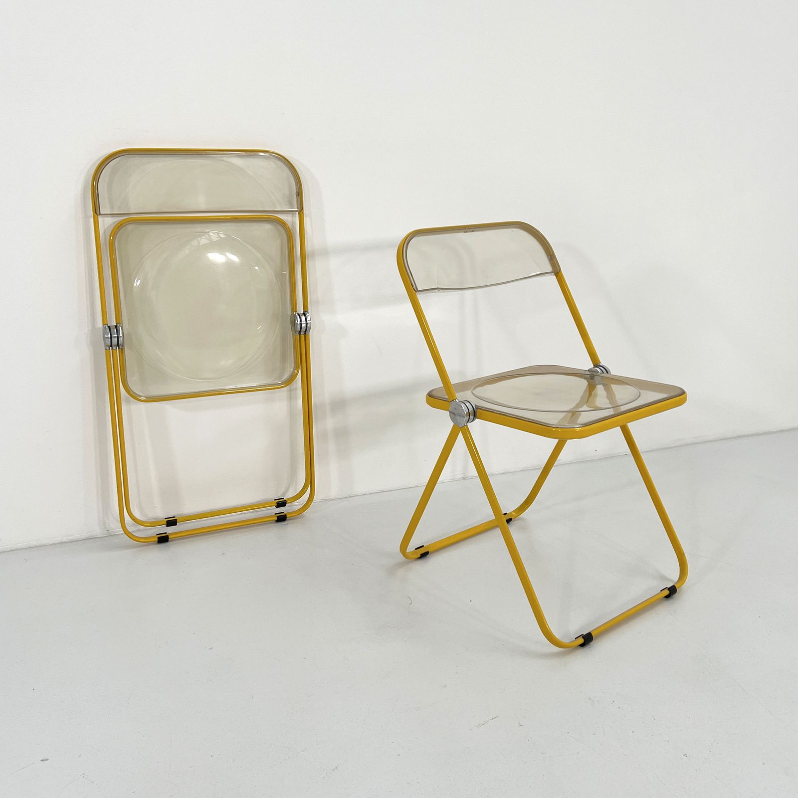 Yellow Frame Plia Folding Chair By Giancarlo Piretti For Anonima Castelli, 1960s photo vintage