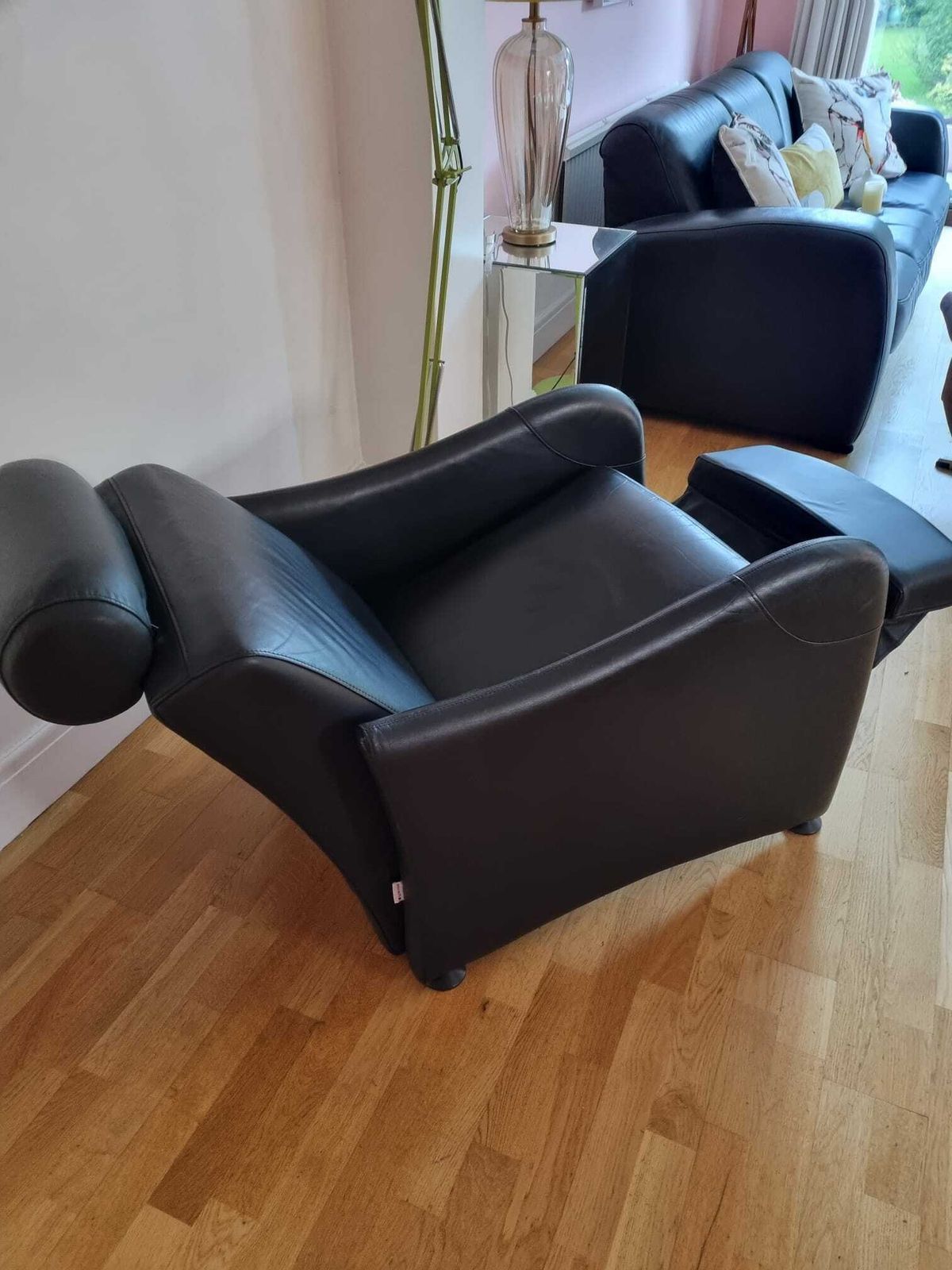 Linge Roset Petite Siete Black Leather  Manual Recliner Iconic Designer  Armchair photo vinterior