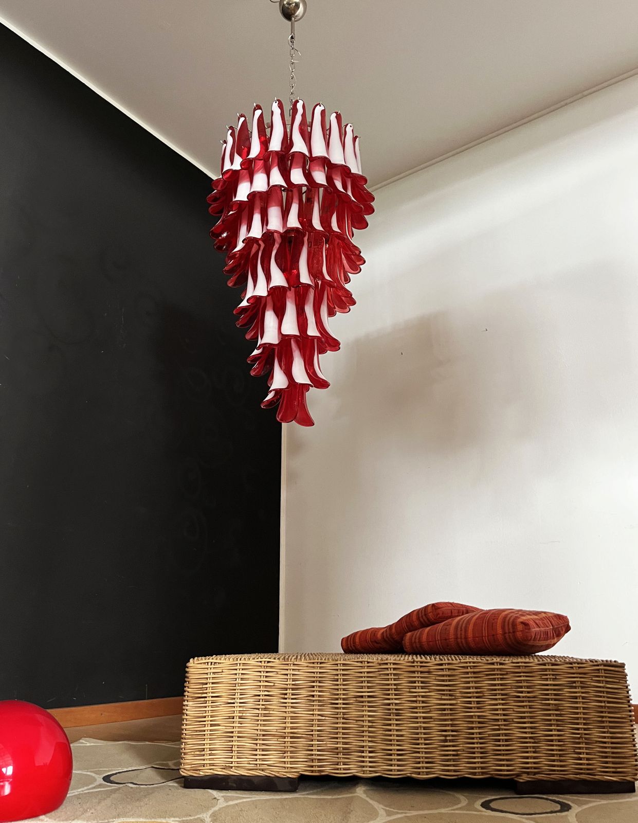 Huge Italian Murano Glass Spiral Chandelier   83 Pink Glass Petals photo for sale