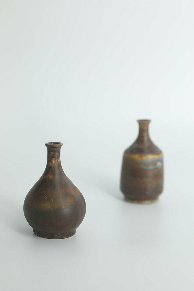 photo furniture Kleine Mid Century Scandinavisch Moderne Bruine Stoneware Vaasjes Van Gunnar Borg Voor Höganäs Ceramics, Jaren 1960, Set Van 4