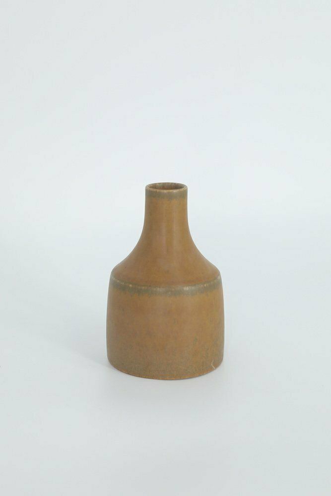Klein Mid Century Scandinavisch Modern Verzamelbaar Stoneware Vaasje In Karamelkleur Van Gunnar Borg Voor Höganäs Ceramics, Jaren 1960 photo for sale