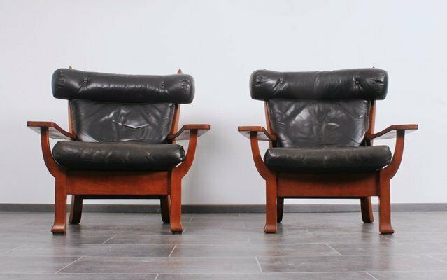 photo vintage Leather And Oak Ox Shape Armchairs 1950s Set Of 2