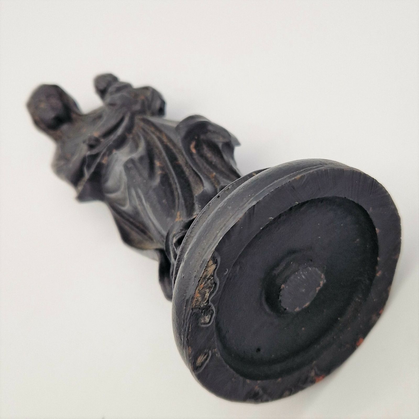 Holy Figure Of Mary With Child Made Of Cast Iron. 1900   1920 photo 250.0