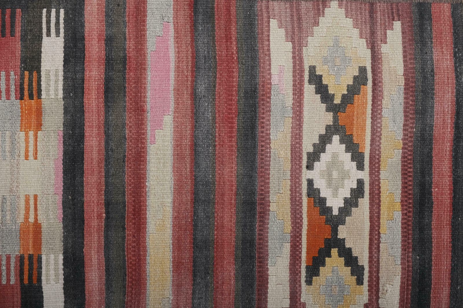 photo furniture Hand Woven Pink Long Turkish Kilim Runner Rug 70 X 680 Cm