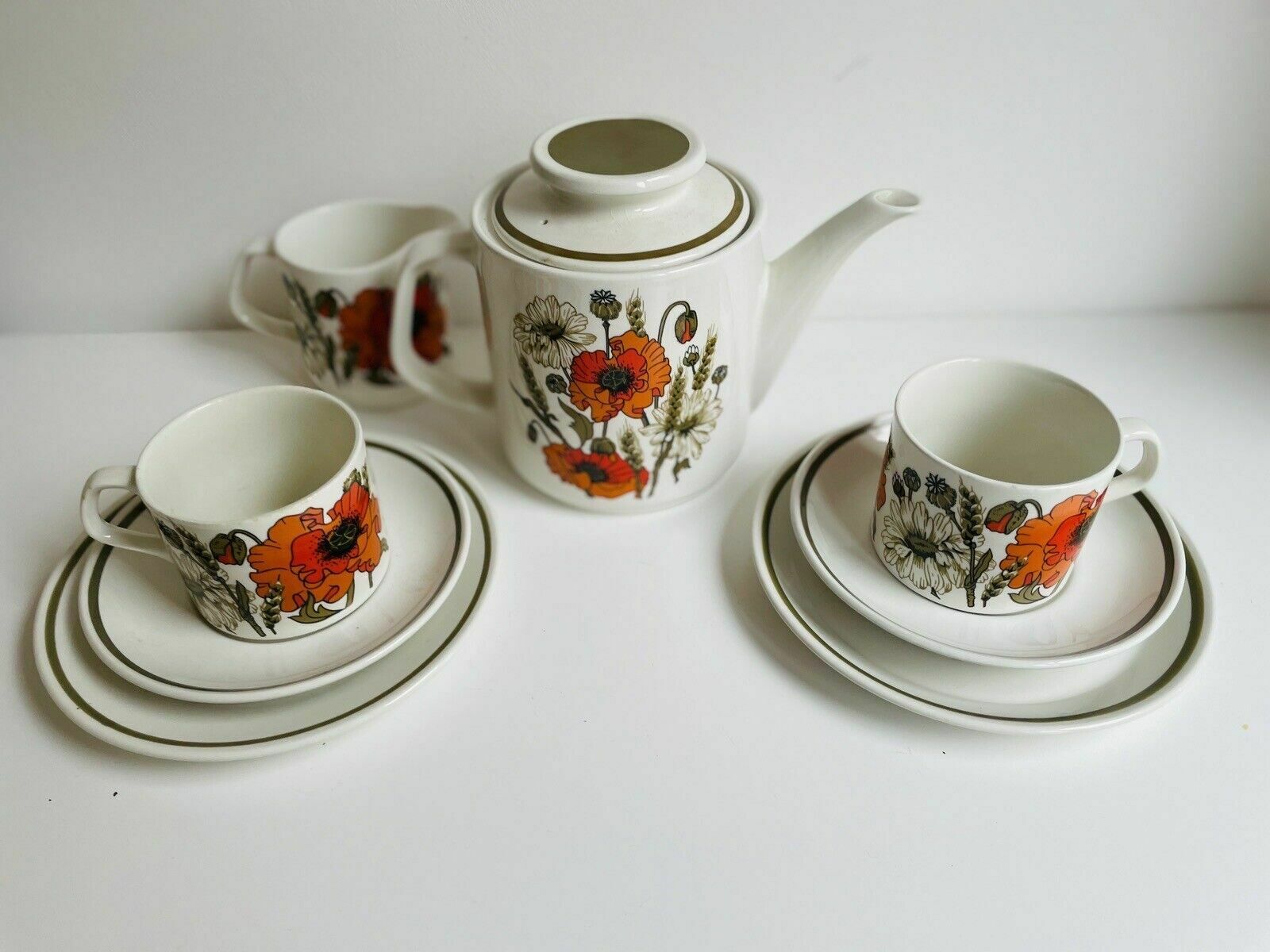 J&G Meakin Studio "Poppy" Tea Pot & Milk Jug, 2 Cups & Saucers, 2 Tea Plates photo buy