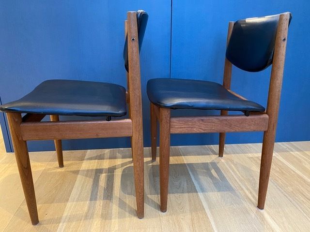 Pair Of Model 197 Chairs By Finn Juhl For France & Son photo for sale