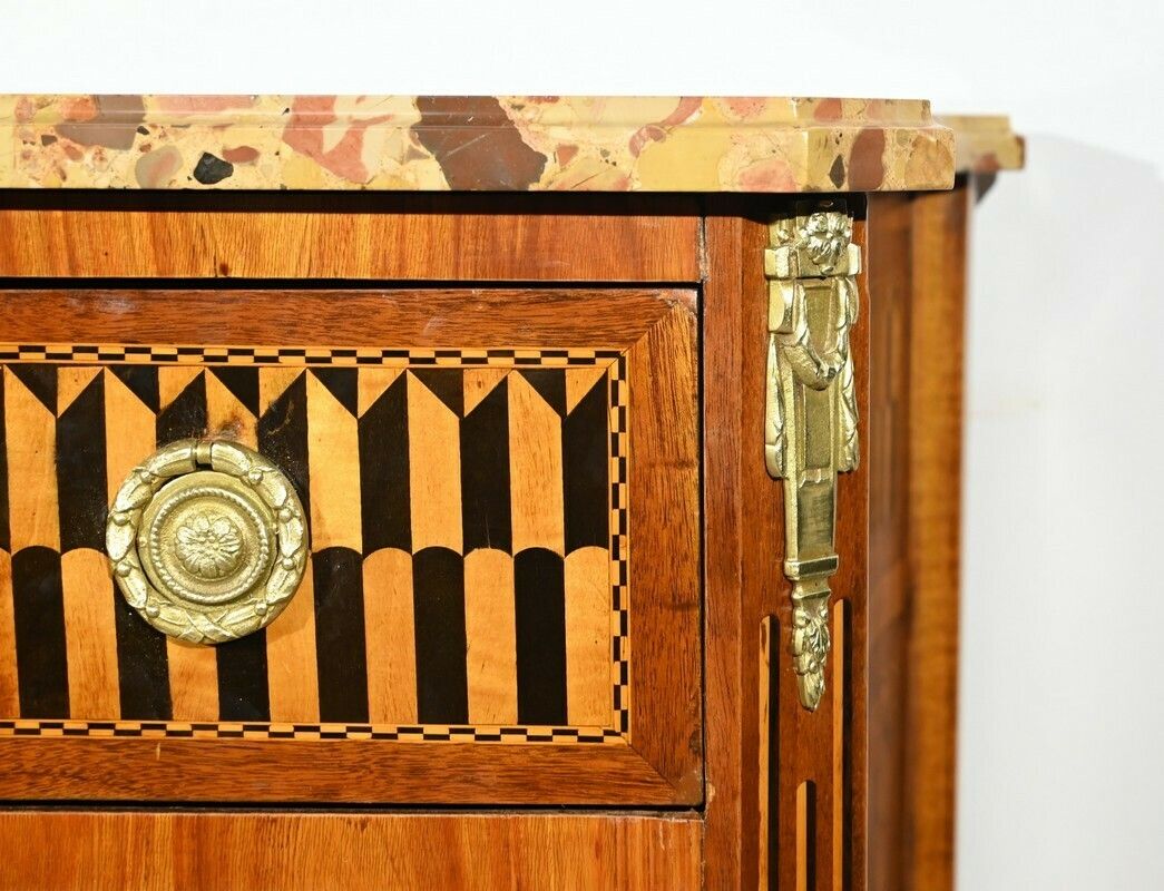 photo vinterior Rosewood And Mahogany Chest Of Drawers, Louis XV/Louis XVI Transition Style – Late 19th Century