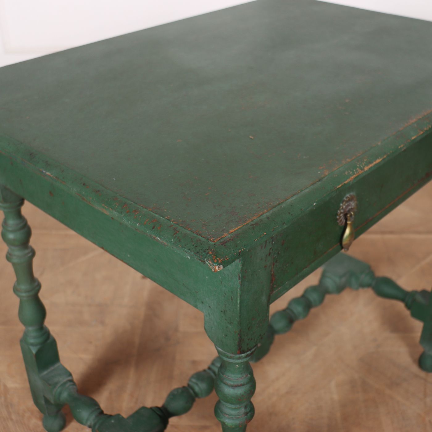 Tables  » Lamp Tables » 18th Century English Lamp Table photo buy